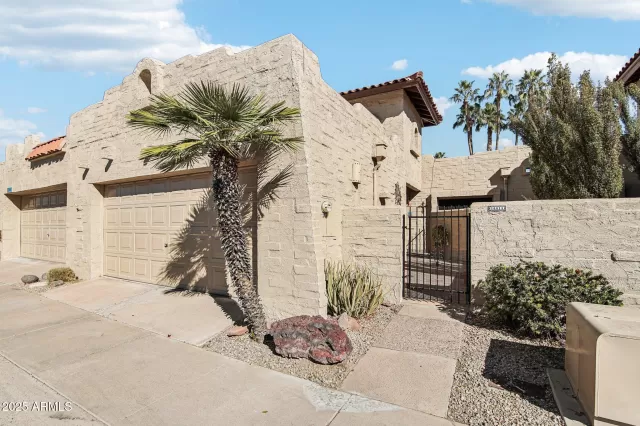 MLS: 6809370 Condo For Sale