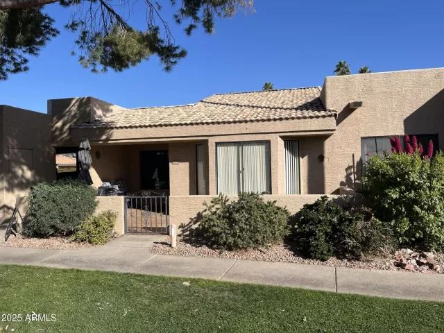 MLS: 6809431 Condo For Sale
