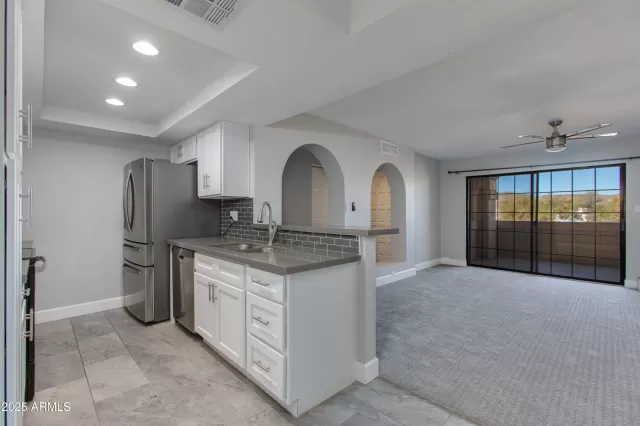 MLS: 6809584 Condo For Sale