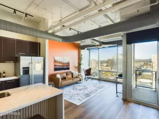 Photo #2: 6809888 Listing 