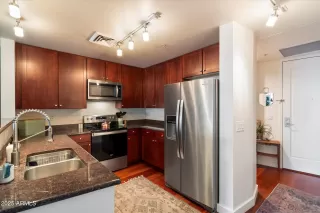 Photo #3: 6809984 Listing