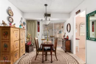 Photo #4: 6809986 Listing