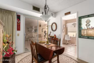 Photo #5: 6809986 Listing