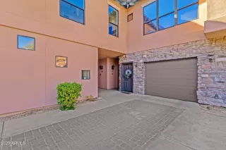 Photo #3: 6810142 Listing