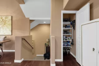 Photo #6: 6810142 Listing