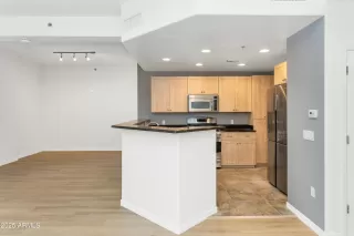 Photo #6: 6810237 Listing