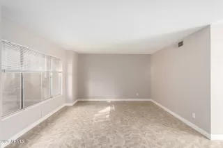 Photo #4: 6810290 Listing 