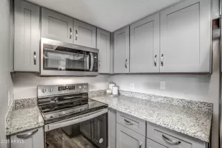 Photo #6: 6810478 Listing