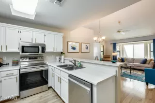 Photo #3: 6810547 Listing 