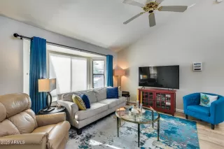 Photo #5: 6810547 Listing 