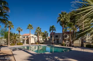 Photo #2: 6810564 Listing