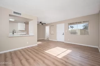 Photo #6: 6810564 Listing