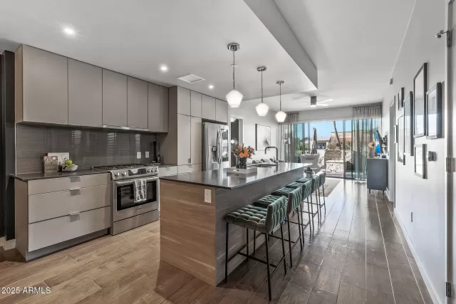 MLS: 6810633 Condo For Sale