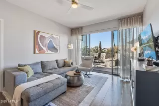 Photo #6: 6810633 Listing