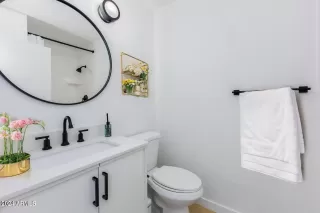 Photo #4: 6810653 Listing