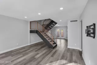 Photo #3: 6810746 Listing 