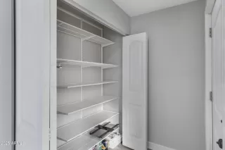 Photo #5: 6810746 Listing 