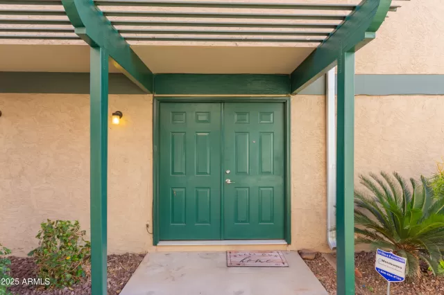 MLS: 6811110 Condo For Sale