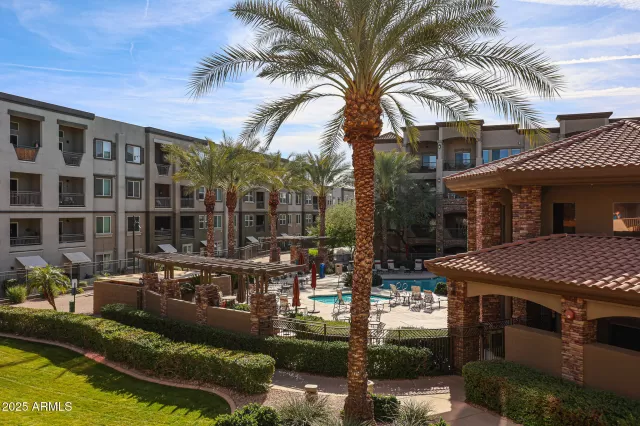 MLS: 6811111 Condo For Sale