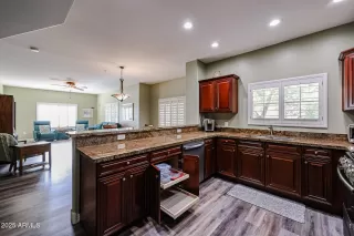 Photo #6: 6811111 Listing 