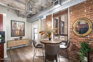 Photo #2: 6811296 Listing 