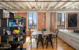 Photo #2: 6811324 Listing