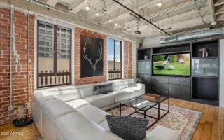 Photo #4: 6811324 Listing