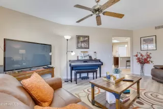 Photo #5: 6811621 Listing 