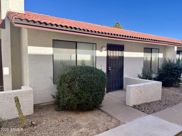 MLS: 6811683 Condo For Sale