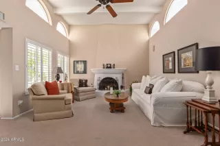 Photo #5: 6811706 Listing