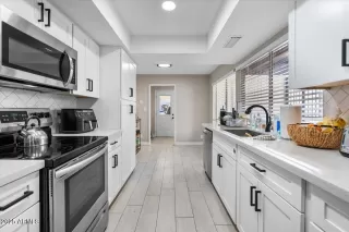 Photo #6: 6811752 Listing 