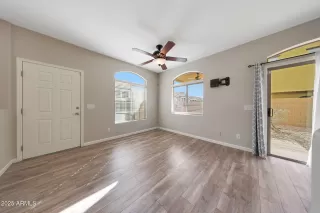 Photo #4: 6811785 Listing