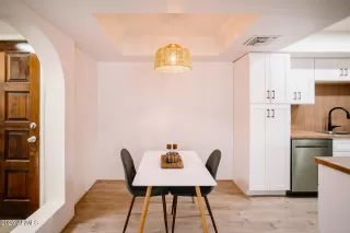 Photo #6: 6811834 Listing 