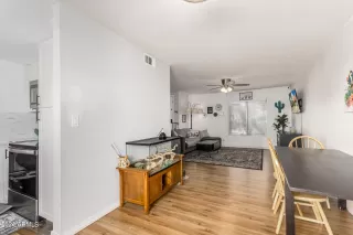 Photo #3: 6811900 Listing