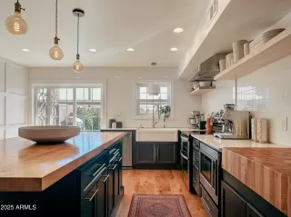 Photo #2: 6811928 Listing