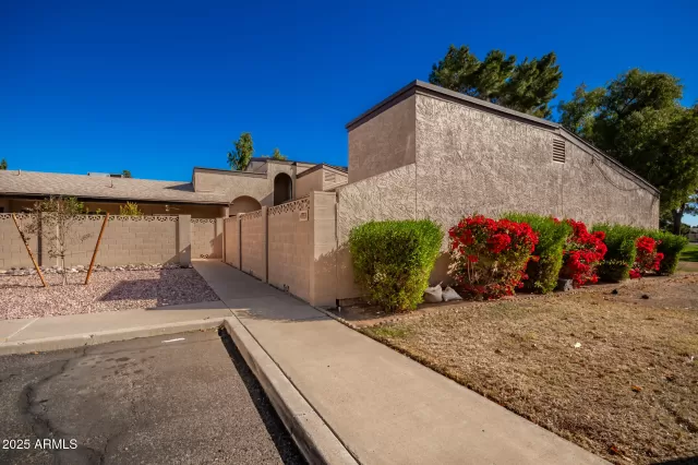 MLS: 6812107 Condo For Sale