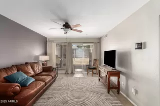 Photo #5: 6812107 Listing