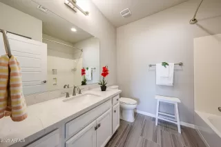 Photo #3: 6812136 Listing