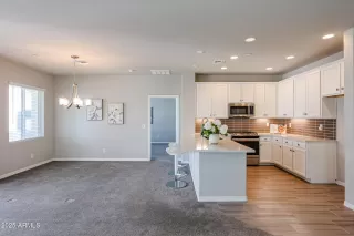 Photo #6: 6812136 Listing