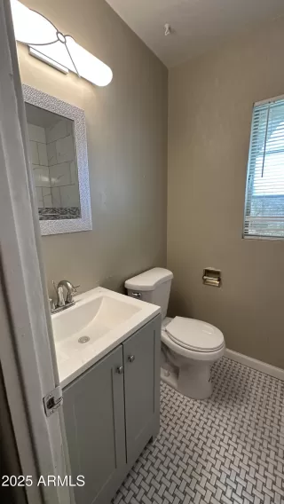 Photo #5: 6812154 Listing