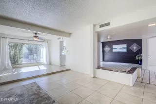 Photo #3: 6812342 Listing