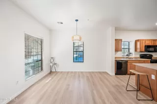 Photo #5: 6812431 Listing