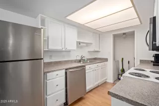 Photo #6: 6812433 Listing