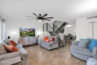 Photo #5: 6812769 Listing