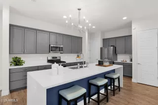 Photo #4: 6812859 Listing