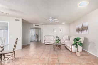 Photo #4: 6812866 Listing