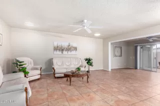 Photo #5: 6812866 Listing