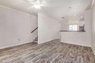 Photo #4: 6813109 Listing 