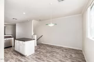 Photo #6: 6813109 Listing 