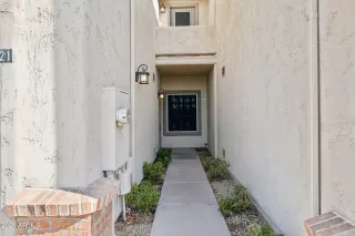 Photo #4: 6813368 Listing